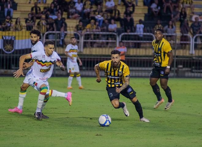 Voltaço empata, mas segue líder na Série C