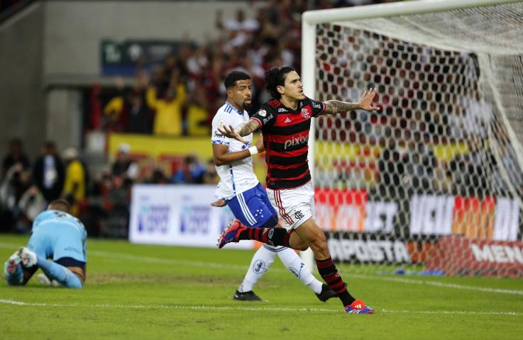 Fla vence e abre vantagem na ponta do Brasileirão