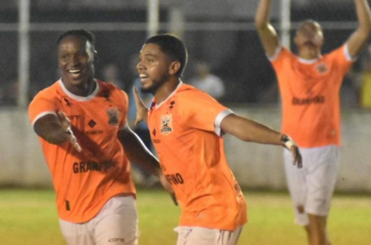 Série D: Nova Iguaçu vence e fica perto de garantir o 1º lugar