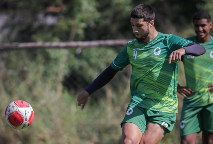 Boavista acerta a contratação de zagueiro