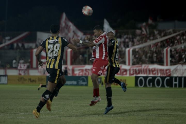 Voltaço vence e entra no G4 do Carioca Superbet