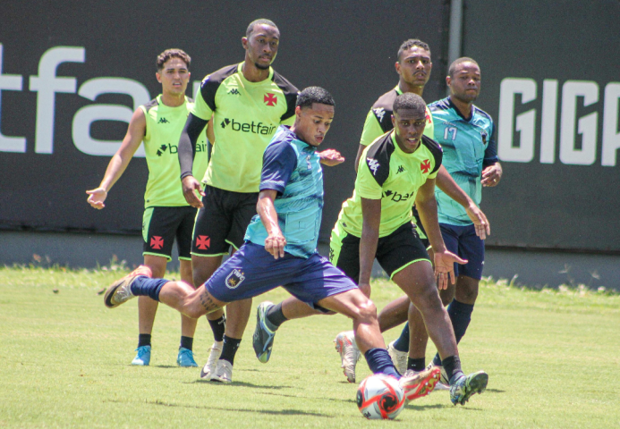 Voltaço enfrenta o Vasco em jogo-treino