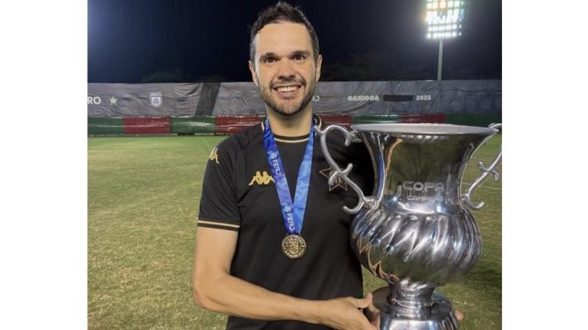 Portuguesa renova com o treinador Alex Nascif