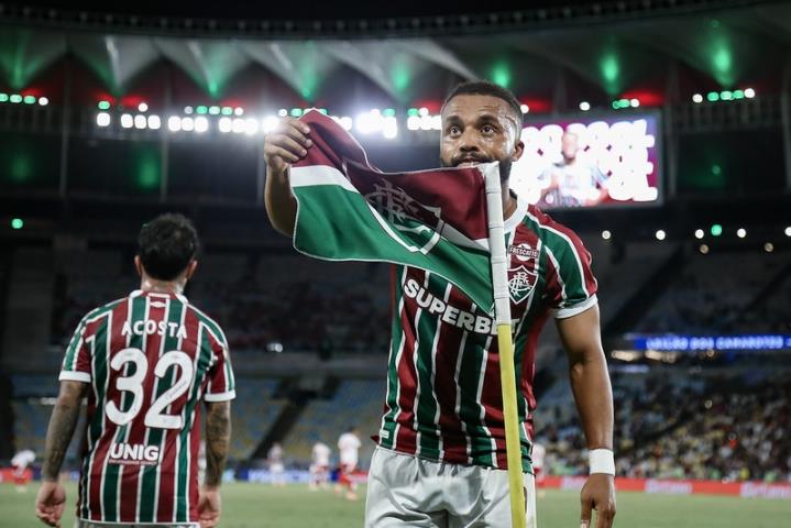 Tricolor vence e segue na cola do G6 do Brasileirão