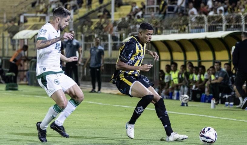 Voltaço empata com o Goiás no Raulino de Oliveira