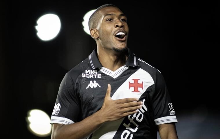 Vasco se reabilita com chuva de gols
