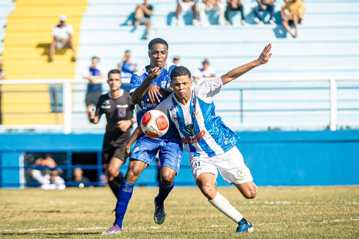 Série B2: Tudo igual no primeiro jogo da final