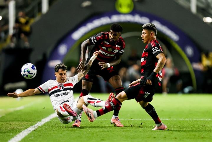 Fla fica no empate com o São Paulo