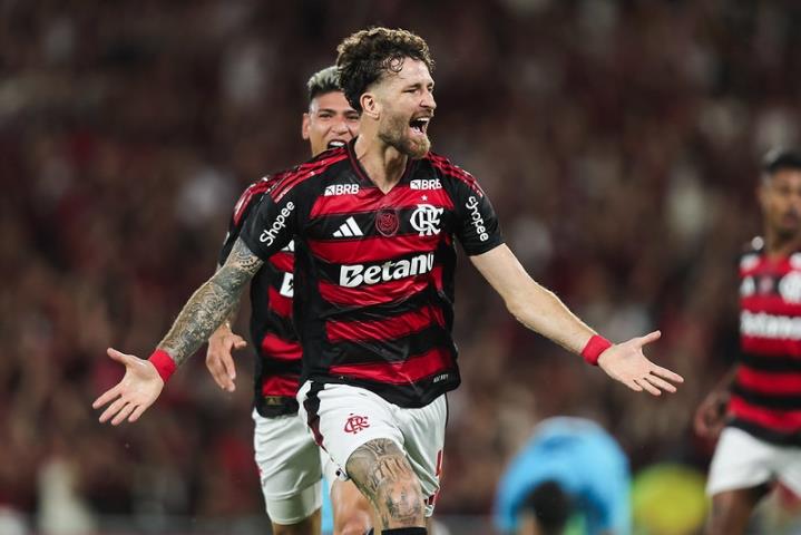 Fla leva susto, mas vence e segue na luta pelo Brasileirão