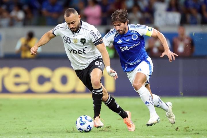 Glorioso busca empate e segue na briga pelo G5 do Brasileirão