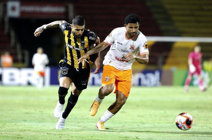 Voltaço e Nova Iguaçu ficam iguais no Sul Fluminense