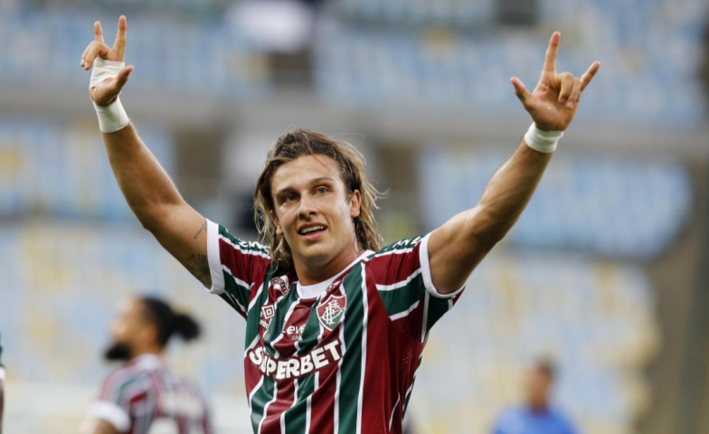 Flu fica perto da decisão com goleada sobre o Voltaço