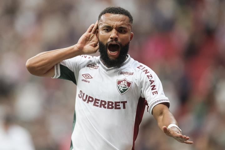 Virada e goleada colocam o Flu nas oitavas da Copa do Brasil