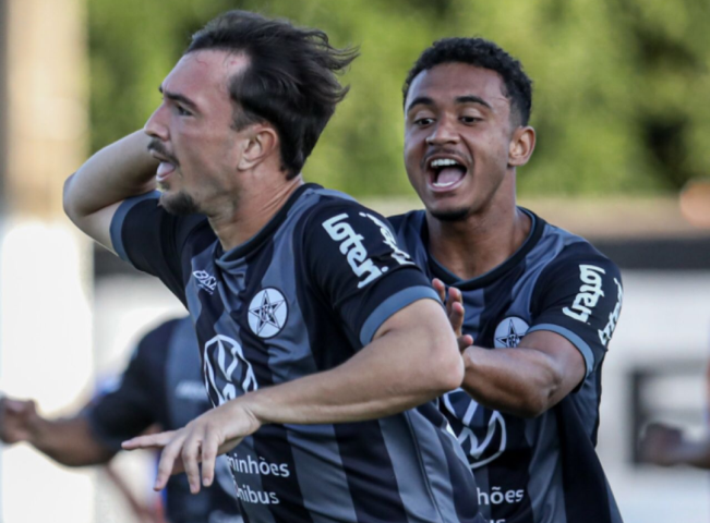 Resende se reabilita e bate o Duque de Caxias