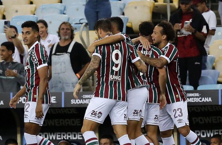 Flu vence e segue direto para as oitavas da Sula