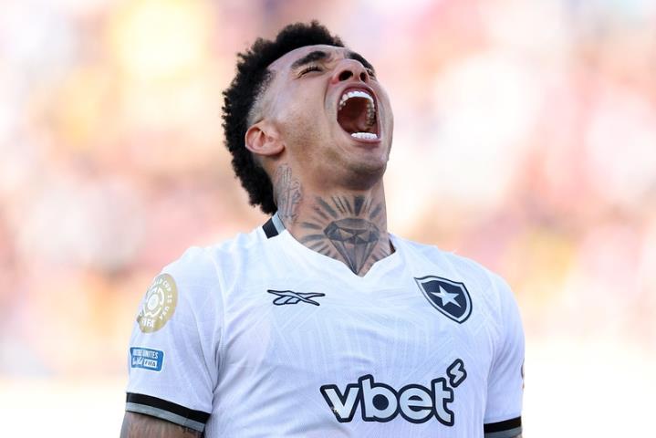 Histórico! Botafogo vence o campeão europeu