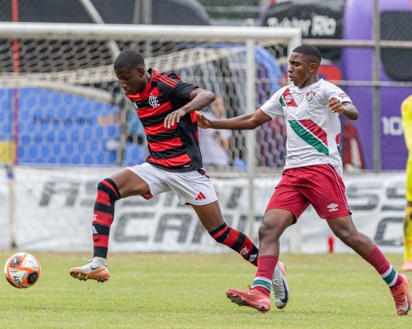 Virada deixa Fla em vantagem na final do Carioca Sub-15