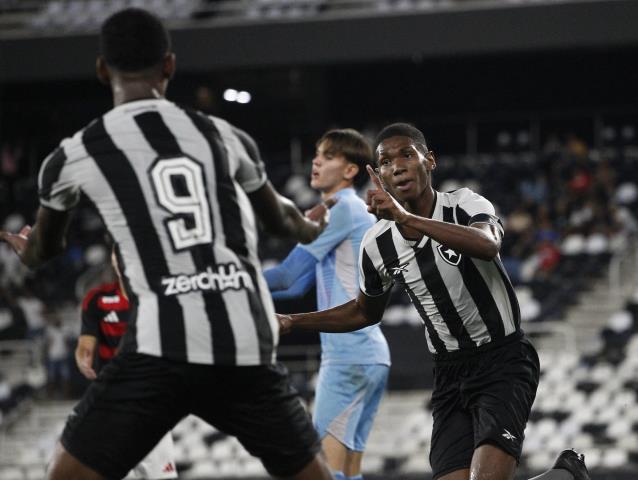 Muitos gols e Alvinegro na frente na decisão do Carioca Sub-17