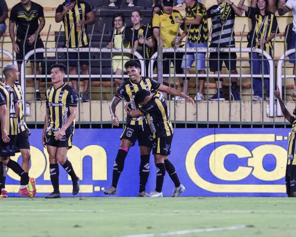 Série B do Brasileiro: Voltaço vence e foge do Z4
