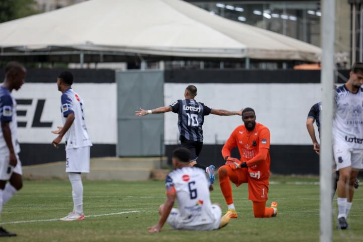 Resende vence clássico do Sul Fluminense e entra no G4
