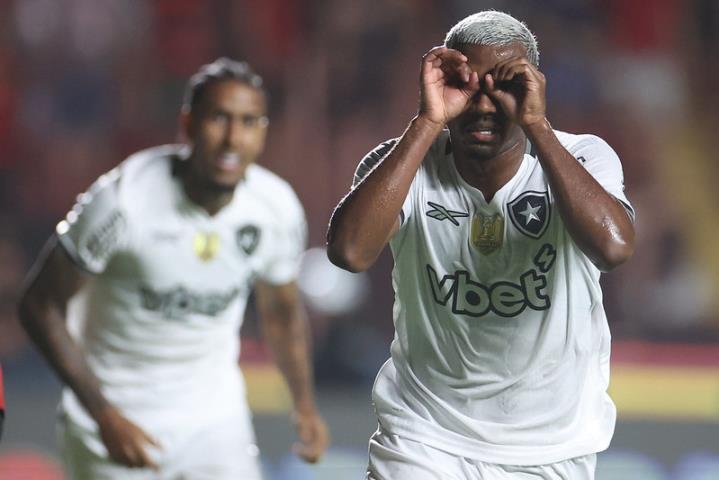 Glorioso bate o lanterna Sport no Recife