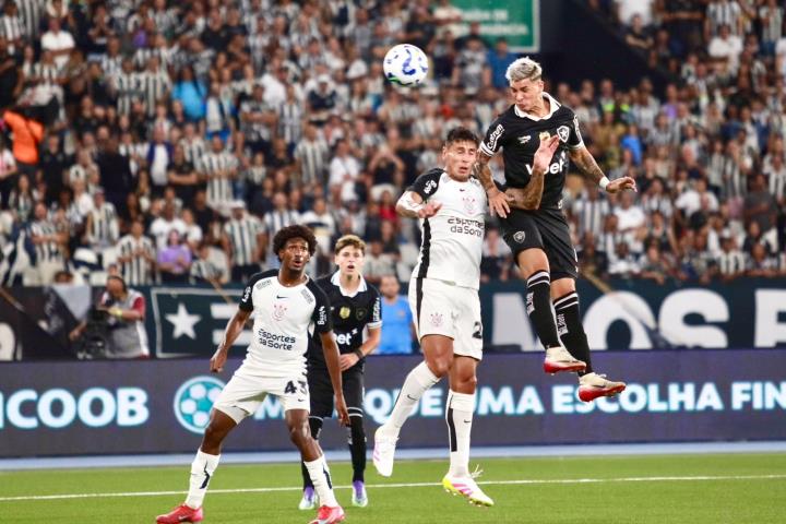 Botafogo fica no empate com o Corinthians