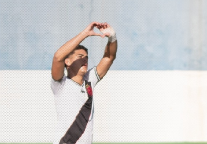 Flamengo e Vasco no G8 do Brasileiro Sub-17