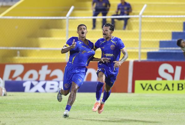 Sampaio presenteia a torcida com triunfo e 100% de aproveitamento no Grupo X