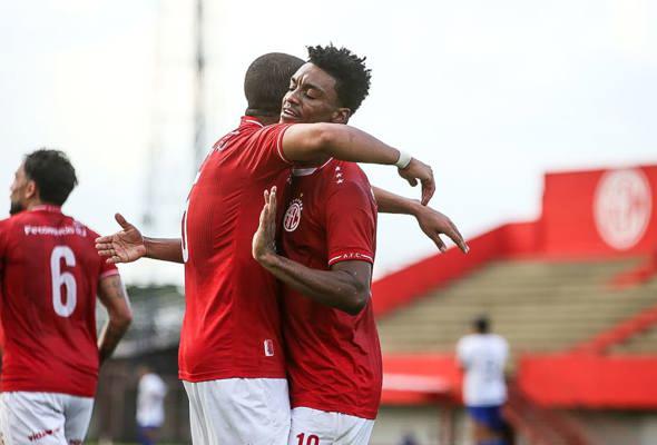 America bate o São Gonçalo e encosta no G4 da Taça Santos Dumont
