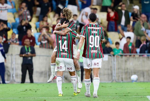 Tricolor vira sobre o líder Palmeiras, no Maracanã 