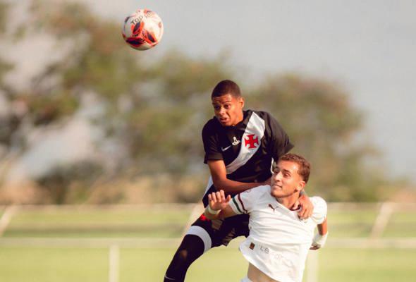Tudo igual no clássico entre Vasco e Flu pelo Brasileiro Sub-17