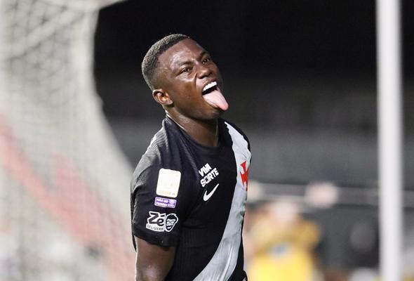 Vasco vira sobre o Corinthians e se afasta do Z4 do Brasileirão