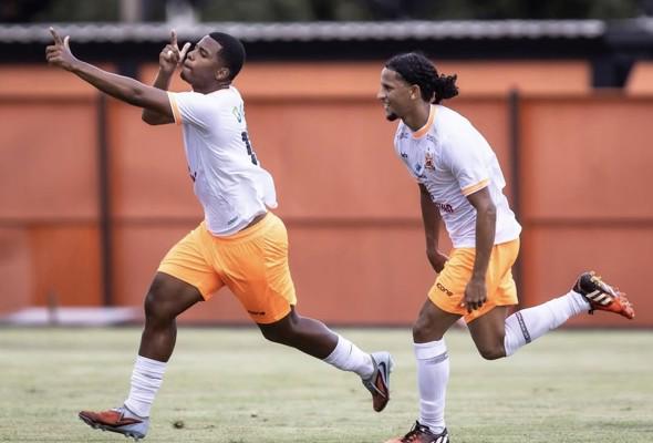 Nova Iguaçu vence e garante a permanência na Série A do Carioca