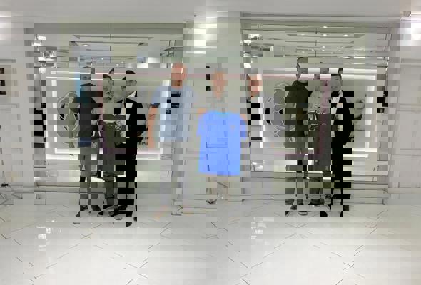 Serrano em reunião na sede da FERJ