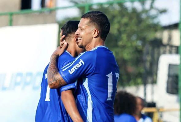 Serrano supera o Audax e encosta nos líderes