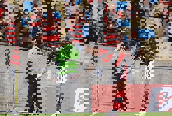 Flamengo sai na frente do Vitória-BA na Copa do Brasil