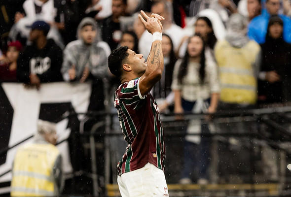 Flu derrota o Timão em Itaquera e volta ao G4 do Brasileirão 