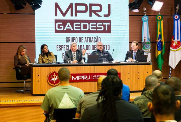 Paz no Futebol: reunião com o Ministério Público