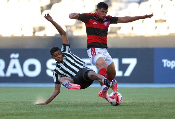 Alvinegros e Rubro-Negros empatam em clássico no Brasileiro Sub-17