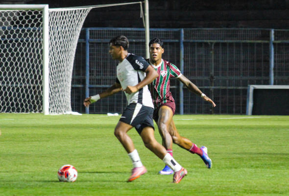 Tricolor busca empate fora de casa e continua na ponta do Brasileiro Sub-17