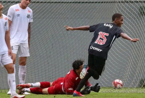 Vasco e Botafogo goleiam na penúltima rodada do Brasileiro Sub-17