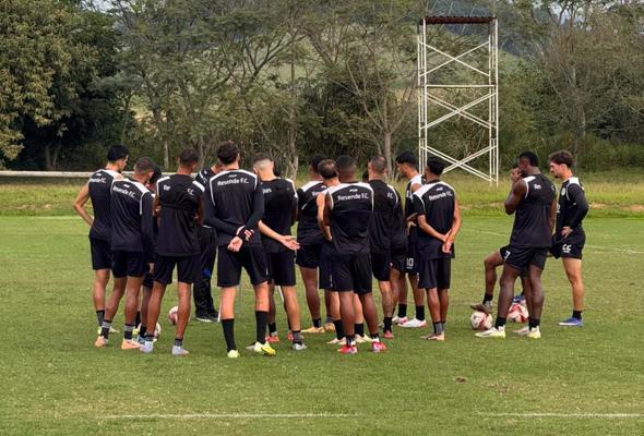 Resende estreia nova iluminação do Estádio do Trabalhador contra o America