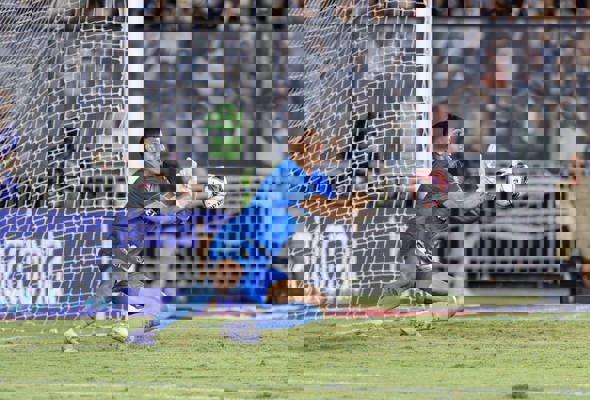 Felipe Avelino se consolida como titular do gol do Voltaço