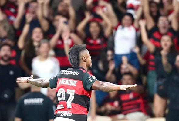 Flamengo volta a vencer no Brasileirão