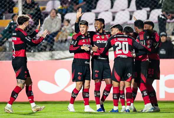 Fla estreia na Libertadores com triunfo na altitude peruana