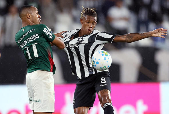 Tudo igual entre Botafogo e Palmeiras no Nilton Santos