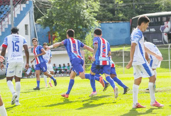 Frizão derrota o Paduano e fica perto da classificação