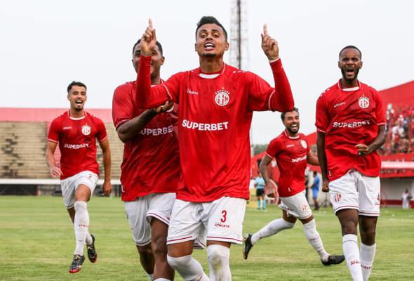 America bate o Madureira e entra no G4