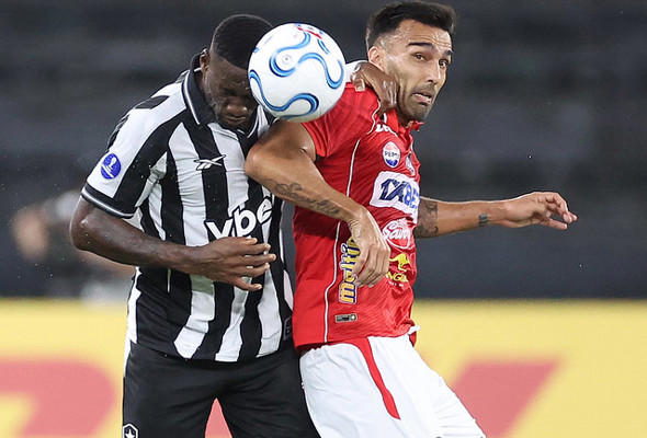 Na estreia do novo técnico, Botafogo empata na Sul-Americana