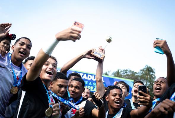 Meninos da Colina são campeões do Carioca Sub-17